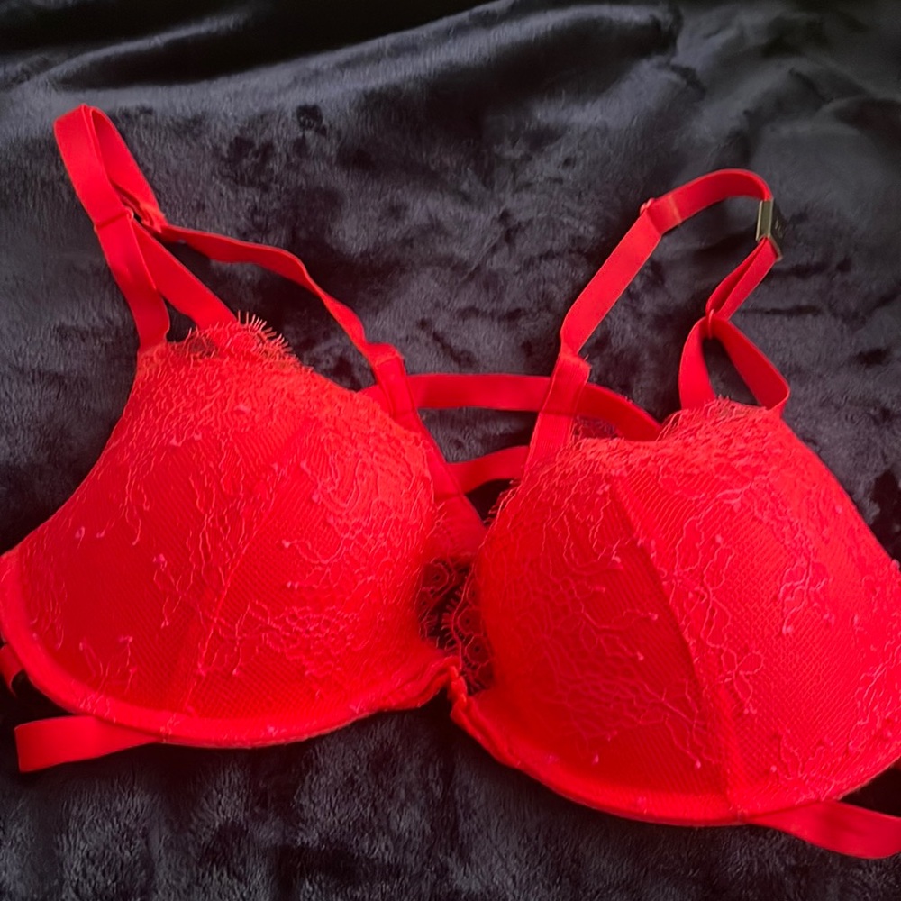32C Victoria secret brand new lace bra